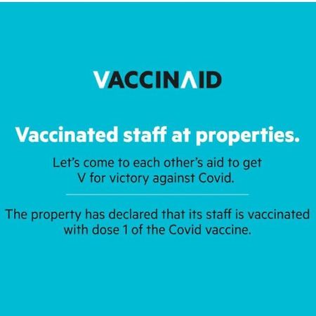 Vaccinated Staff - Oyo 1300 Crecia Guest House Hatu Kültér fotó